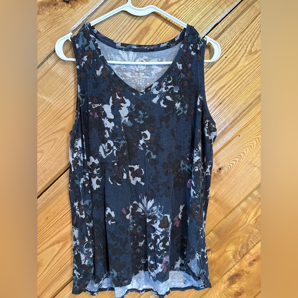Maurice’s 24/7 women’s top size 1
